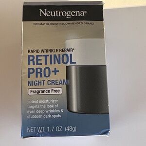 Neutrogena Retinol Pro+ Night Cream - Blue and Black